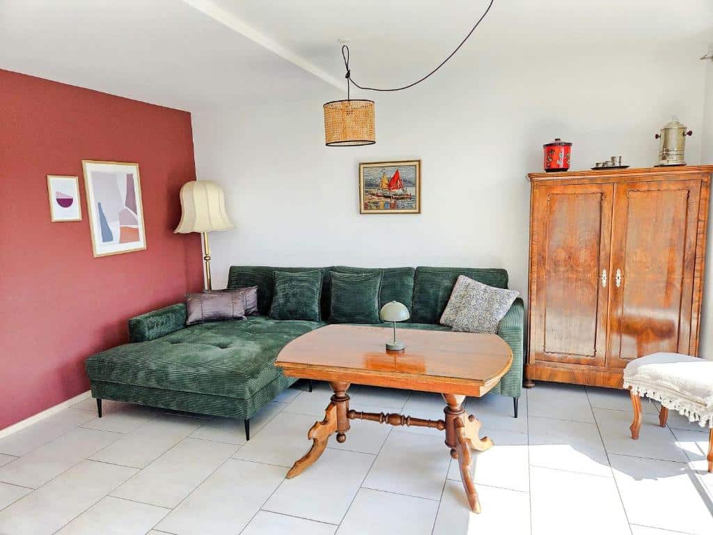 Marx managt Ankerplatz Wohnzimmer 1