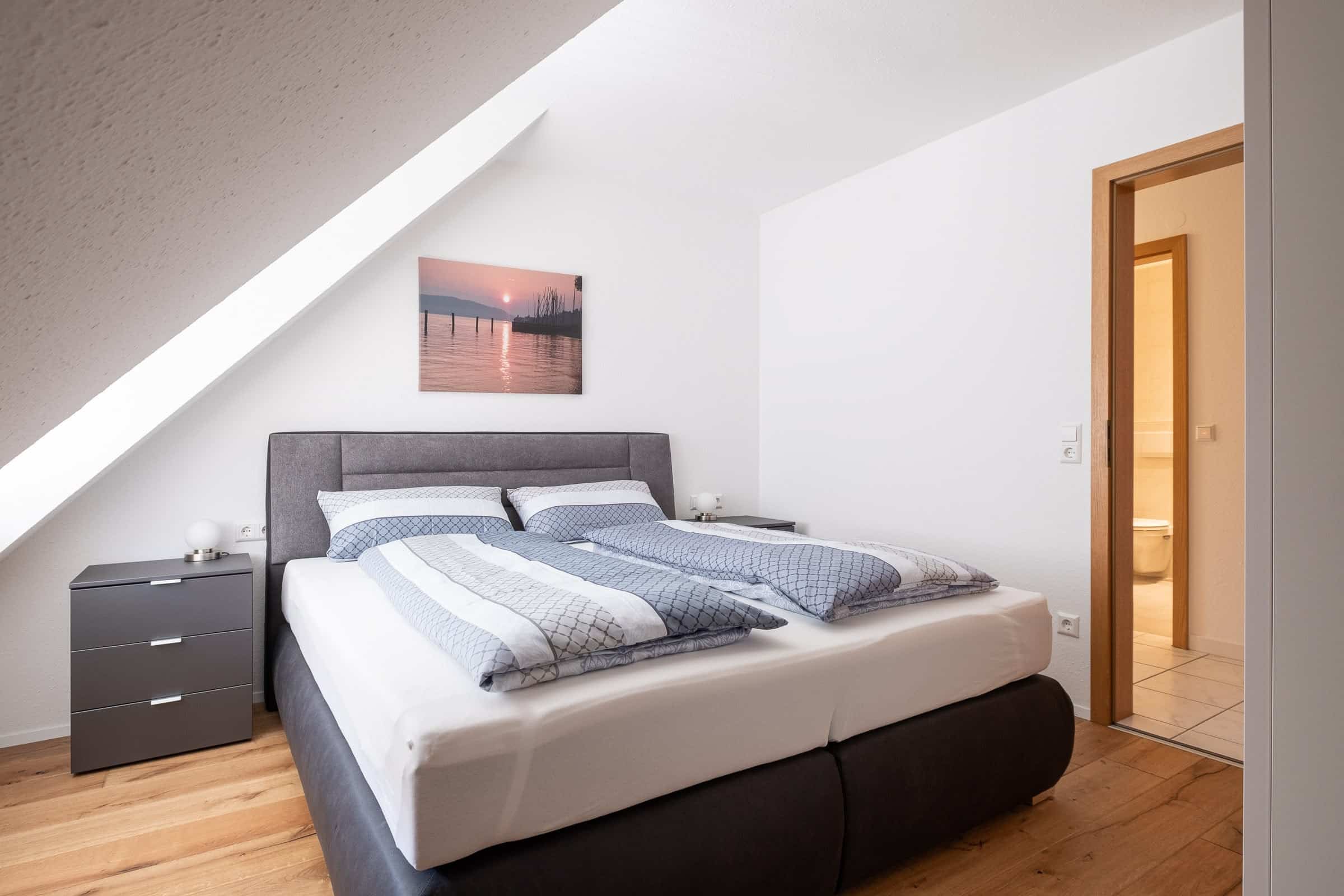 Marx managt Bodenseeufer Schlafzimmer 2