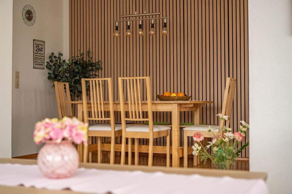 Marx managt Familienoase Unterhuldingen Esszimmer 2 Marx managt Familienoase Unterhuldingen Esszimmer 2