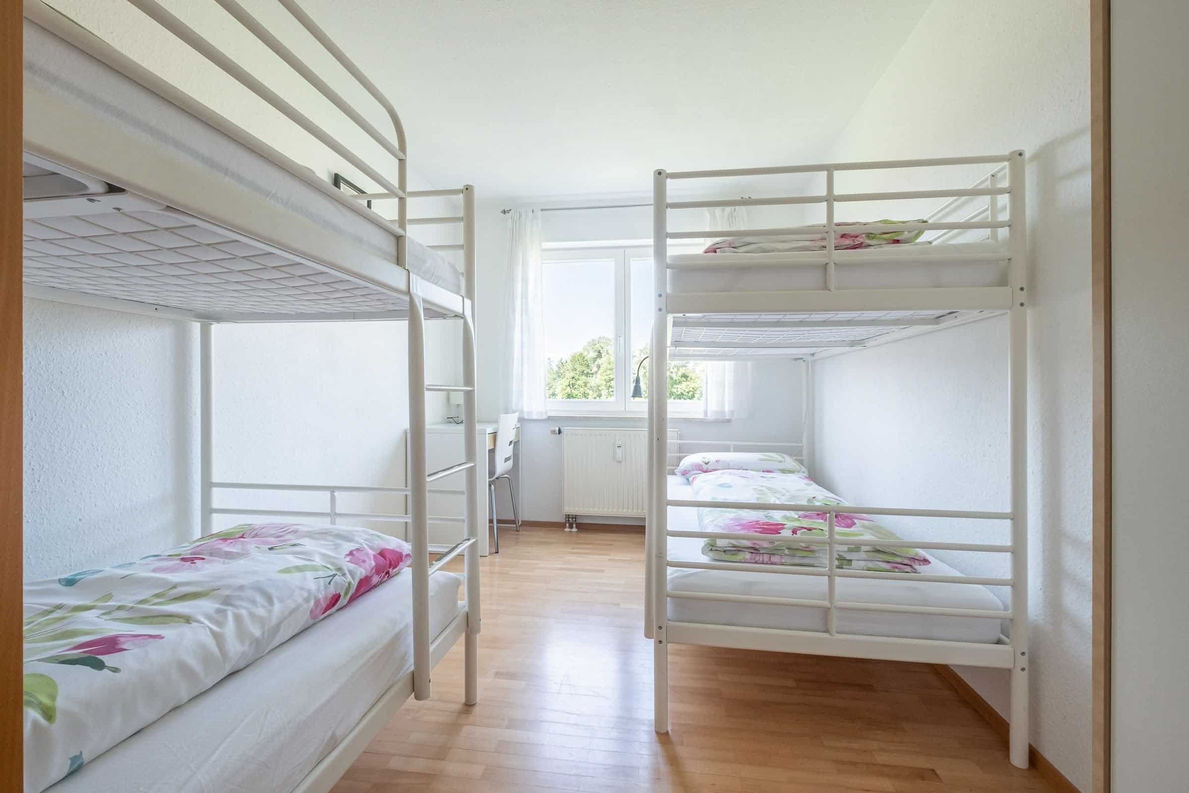 Marx managt Familienoase Unterhuldingen Schlafzimmer 1 Marx managt Familienoase Unterhuldingen Schlafzimmer 1