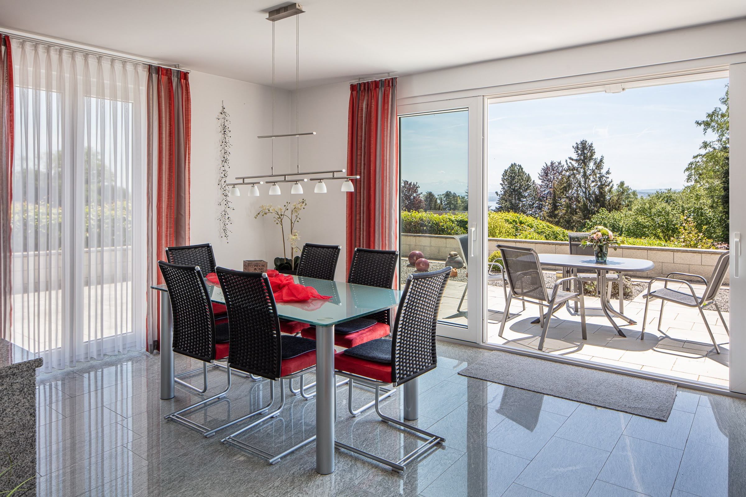 Marx managt Ruheoase Esszimmer Terrasse