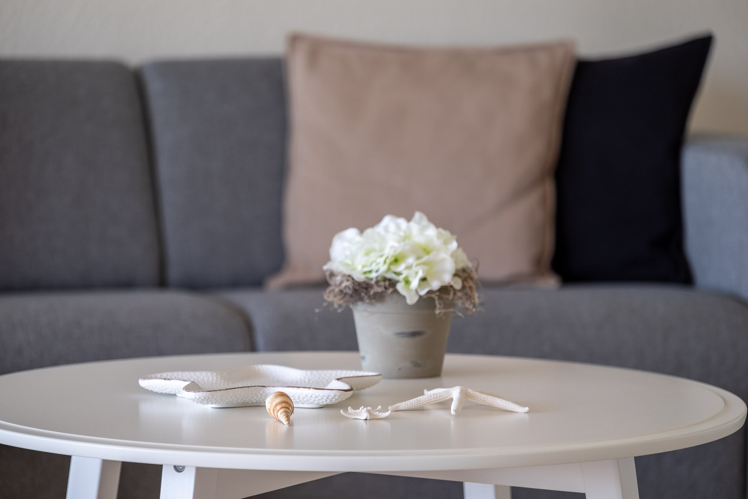 Marx managt Sommerliebe Wohnzimmer Tisch Detail