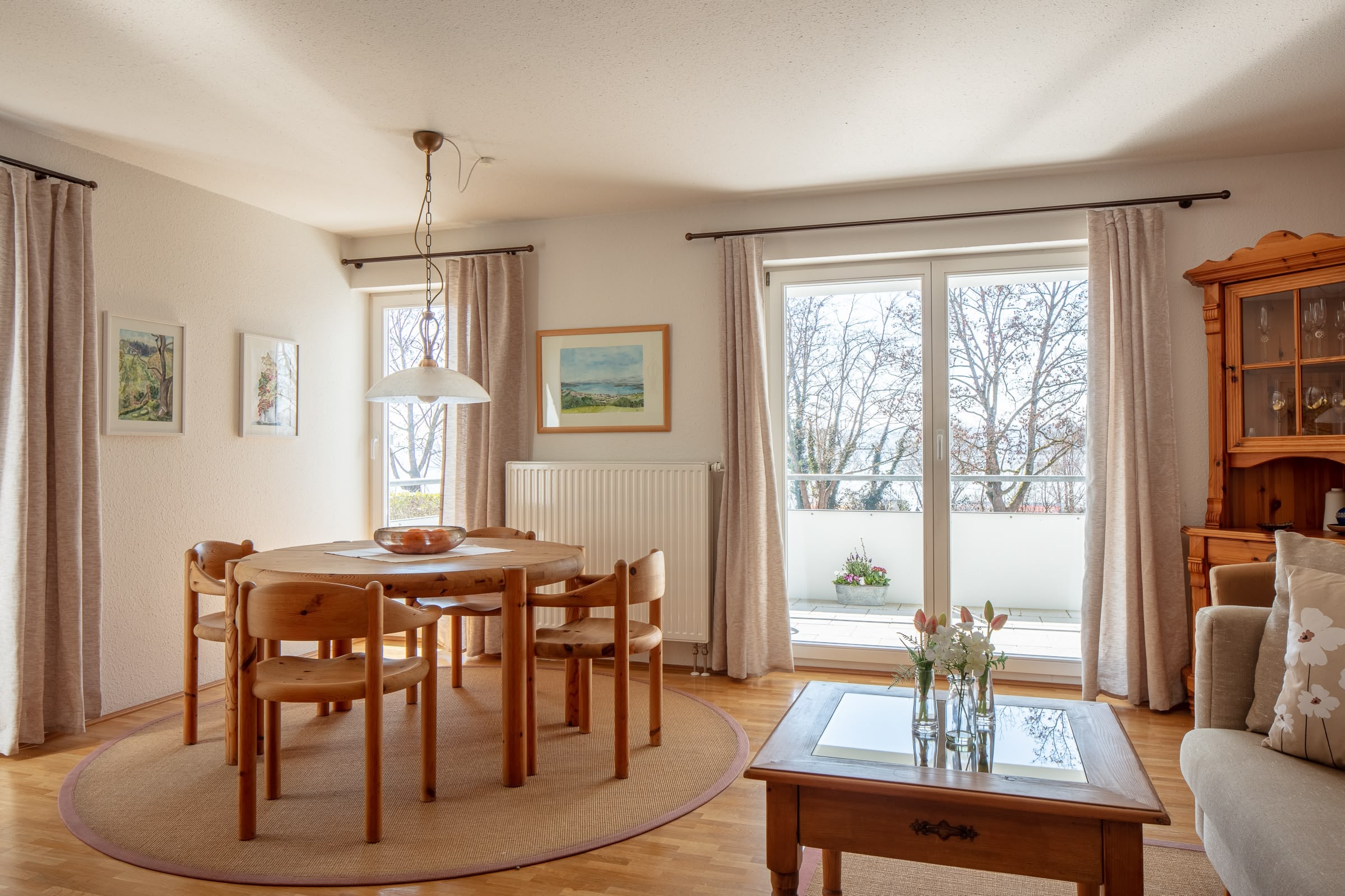 Marx managt Sonnenfreuden Esszimmer 1