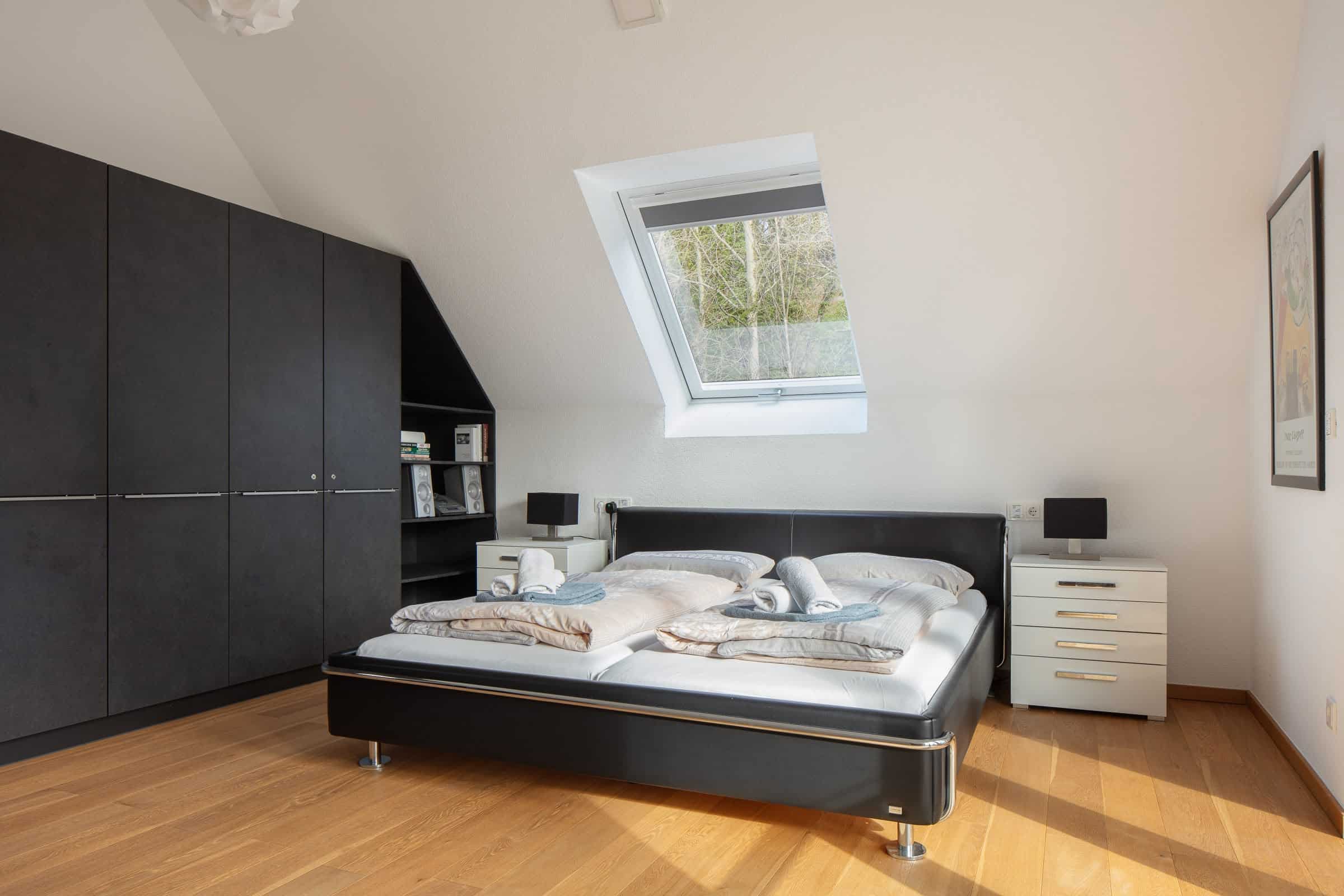 Marx managt Suessenmuehle Studio Schlafzimmer 1