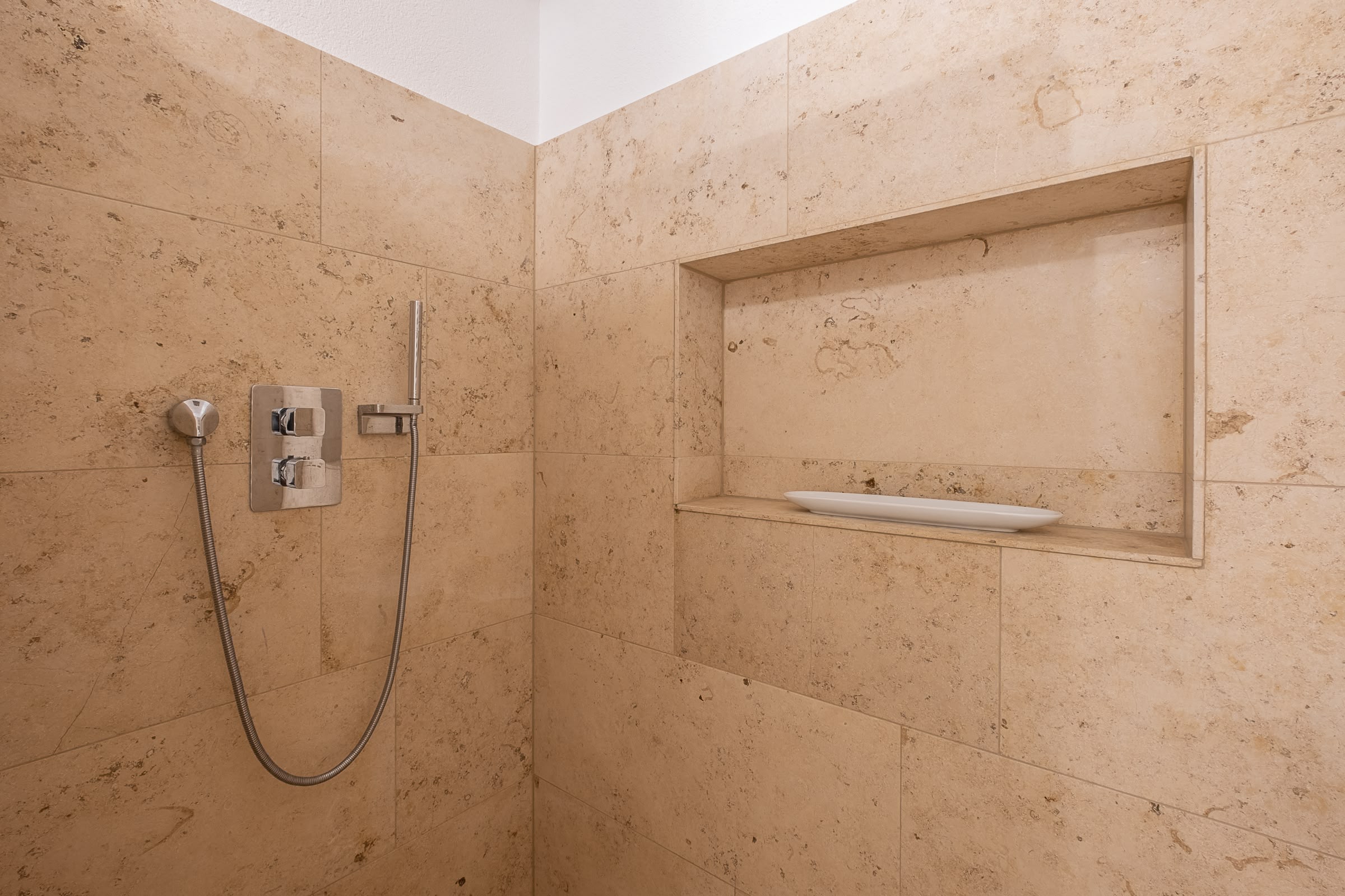 Marx managt Wellenreiter Dusche